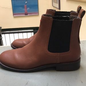 Brown Chelsea boots!